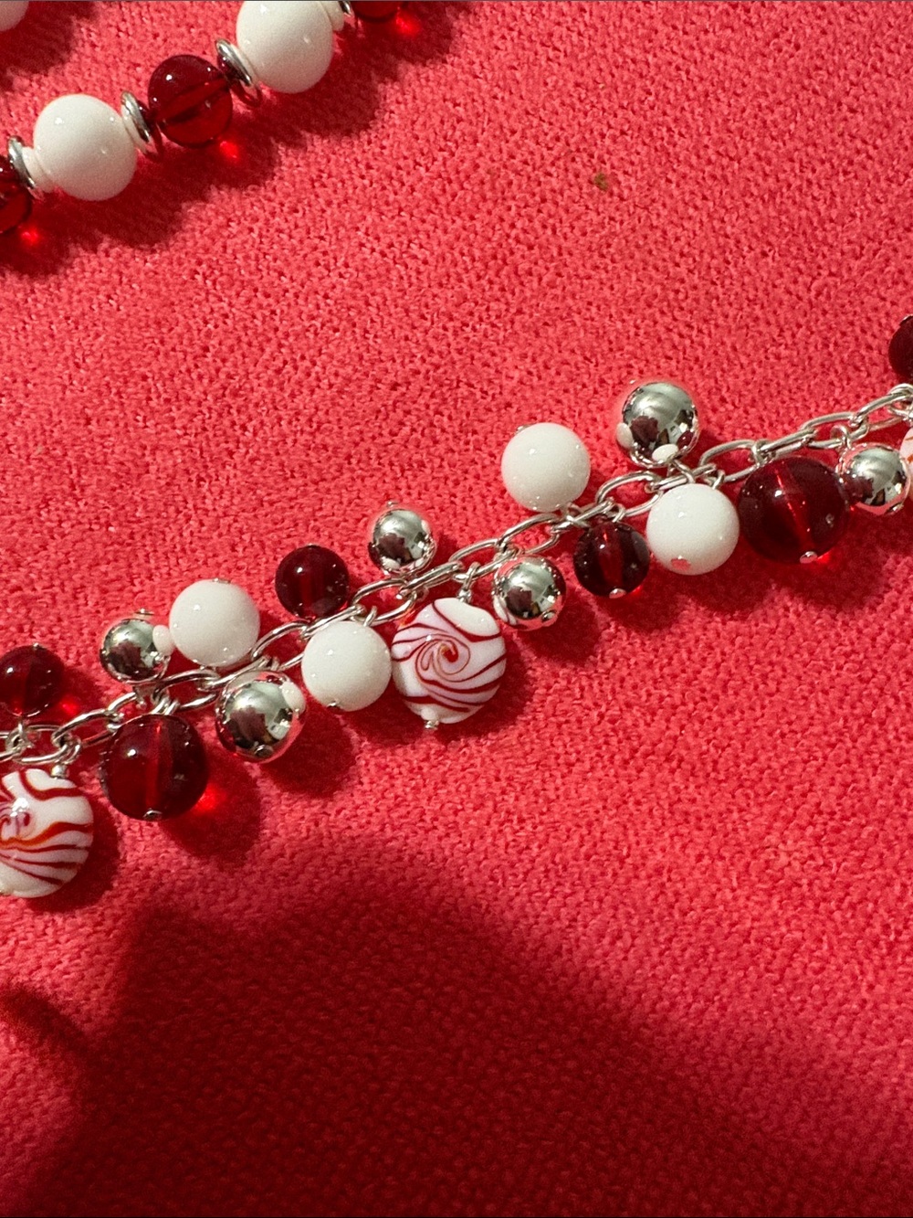 Red and White Beaded Necklace and Bracelet Set nice for Christmas or Valentines - Picture 9 of 10